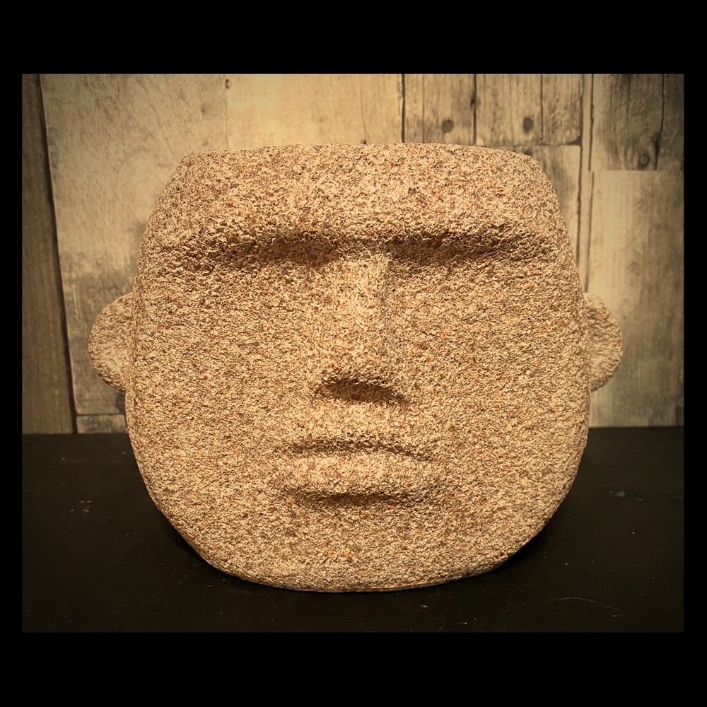 Easter Island 🗿 statue Pottery